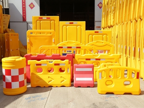 新抚塑料水马